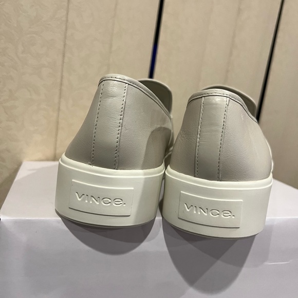 NEW VINCE leather slip on brenden shoes